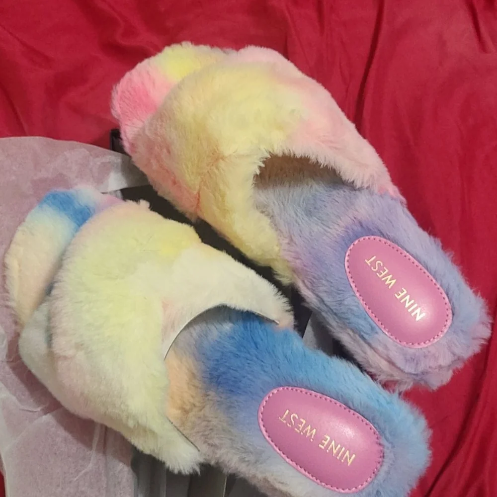 Slippers - Picture 3 of 3